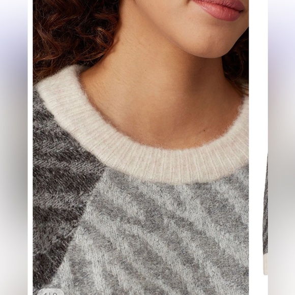 Parker Bella Zebra Pattern Gray and Cream Sweater - Picture 5 of 9